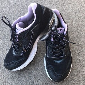 Women’s Mizuno Wave Creation 20 running shoes